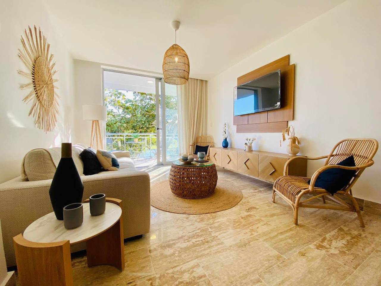 Nuevos Apartamentos de 2 Habitaciones de Venta en Torre frente al Campo de Golf de Playa Dorada!