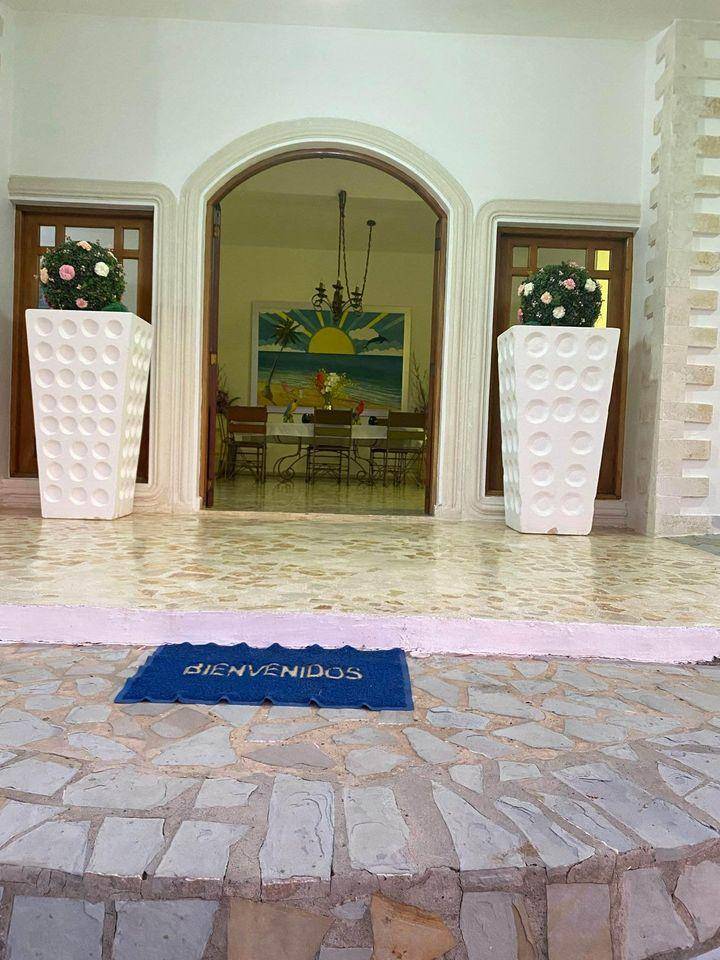 Encantadora Villa de Playa en Venta, en Costambar, Puerto Plata