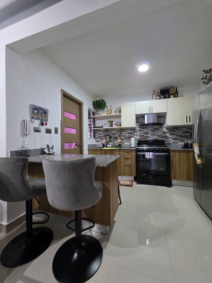 Moderno apartamento en venta, ubicado en la Ave. Hispanoamericana, Santiago de los Caballeros.