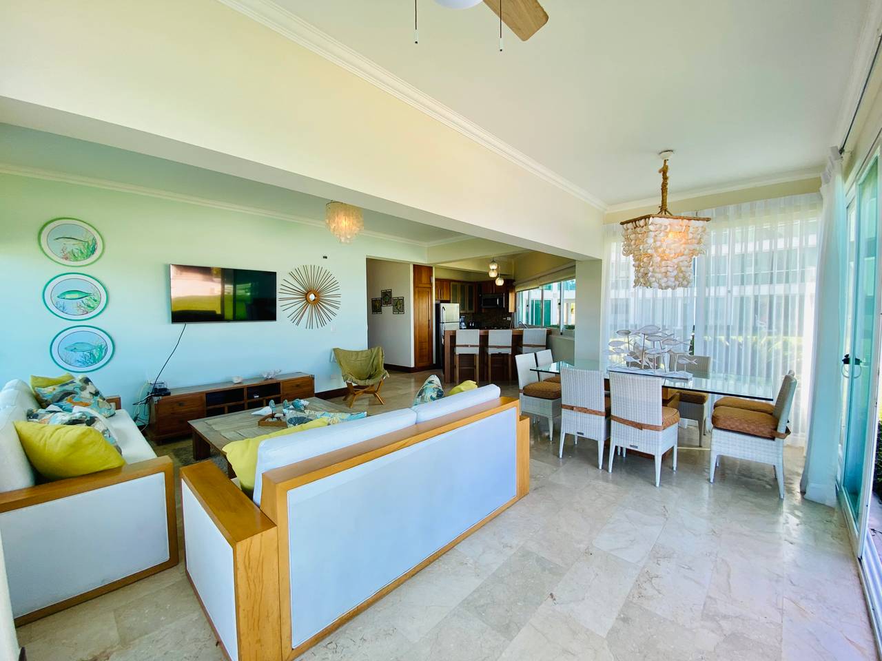 Apartamento Primer Nivel con Vista al Mar de Venta frente a Playa Semi-Privada de Sosúa!