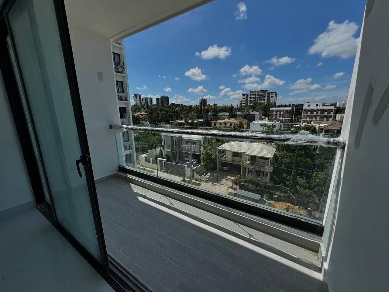 Apartamentos Nuevos de 3 Habitaciones con Rooftop, Gimnasio y Jacuzzi de Venta en la Urb. Thomen, Av. Hispanoamericana!