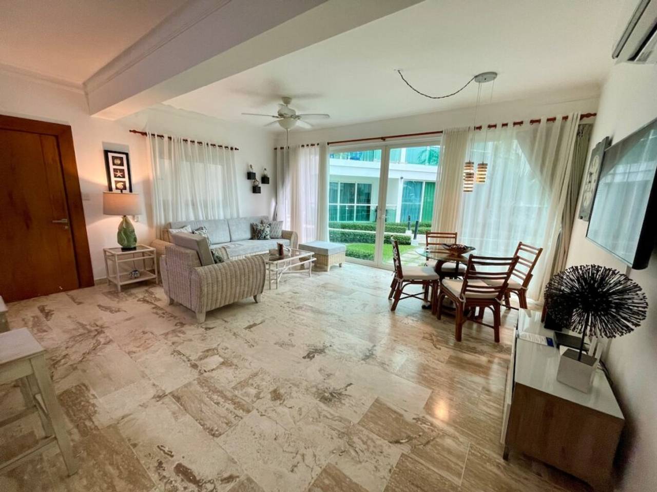 Fantástico apartamento de Playa Amueblado en Venta, Sosúa