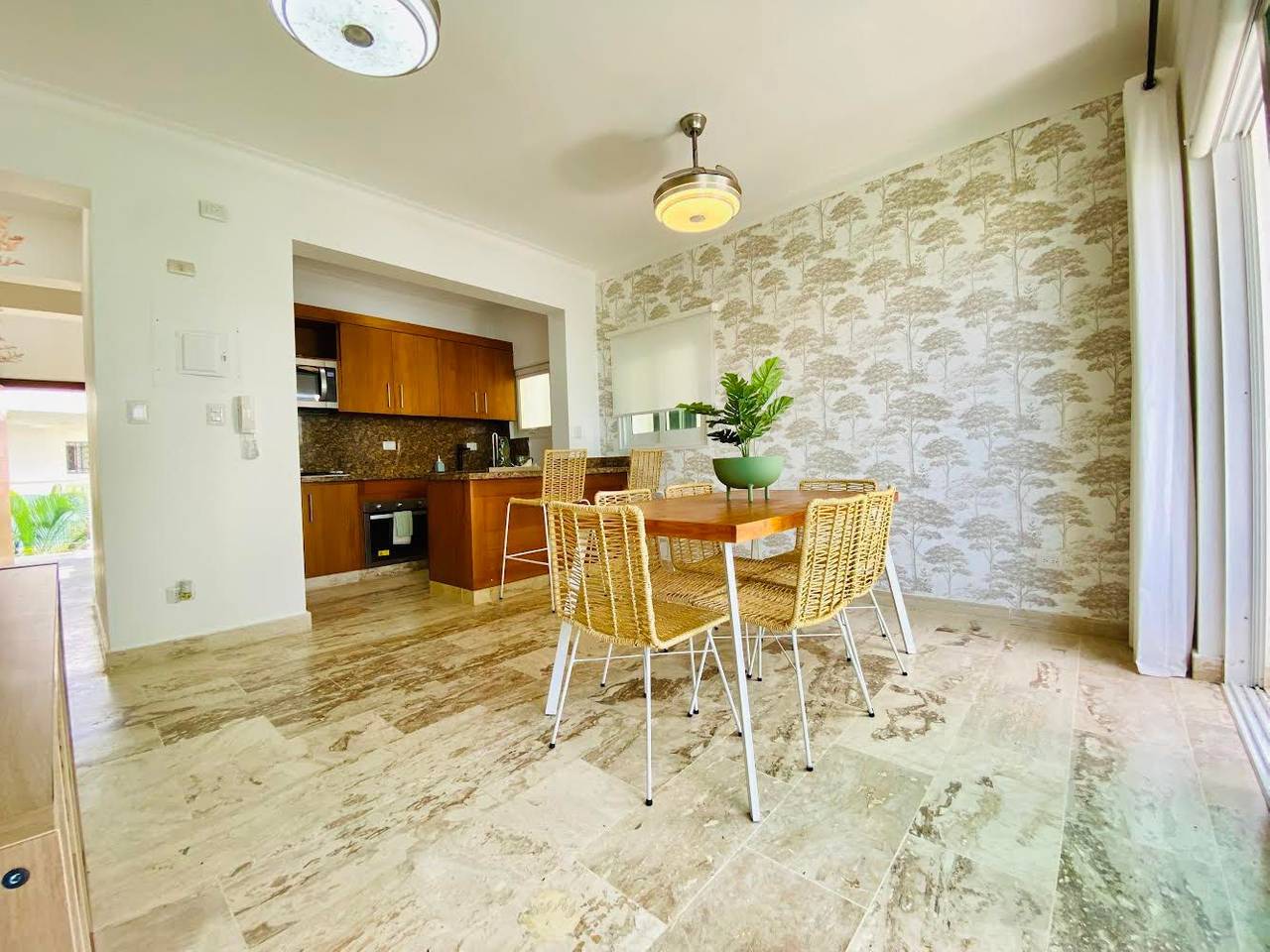 Apartamento tipo Penthouse con 2 Habitaciones y Vista al Mar de Venta frente a Playa de Sosúa!