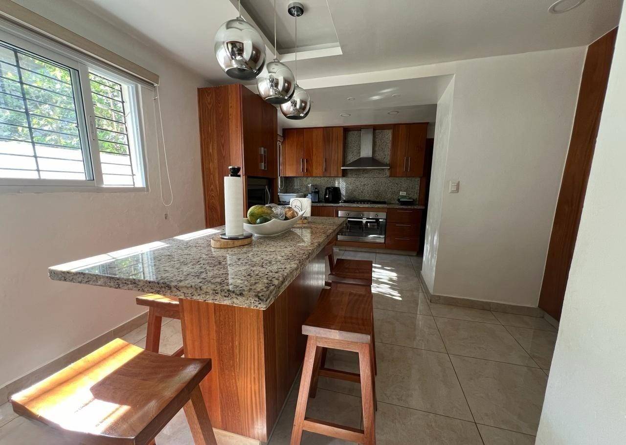 Grandiosa Casa de 4 Habitaciones con Amplio Patio y Terraza de Venta frente a las Quintas de Pontezuela!