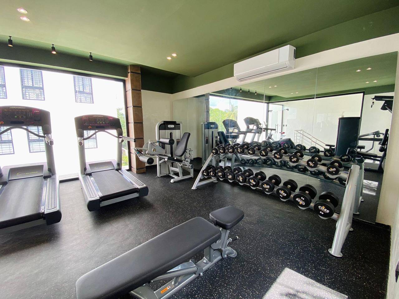 Nuevos y Modernos Apartamentos con 3 Habitaciones, Gimnasio y Piscina de Venta próximo a Los Laureles!