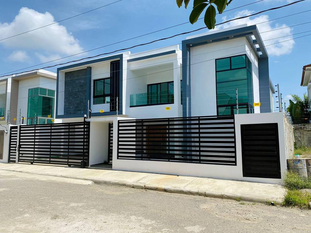 Lujosa Casa de 4 Habitaciones y 2 Cocinas con Línea Blanca Incluida de Venta en Villa María!