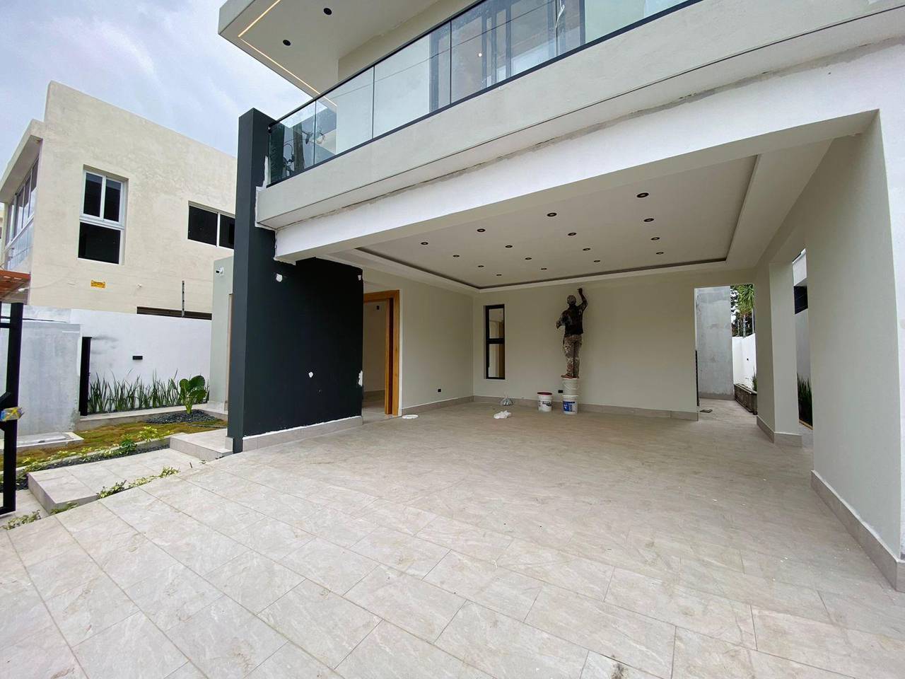 VENDIDA_Nueva y Preciosa Casa de 3 Habitaciones y Patio con Terraza de Venta en Urb. Palmas del Valle!