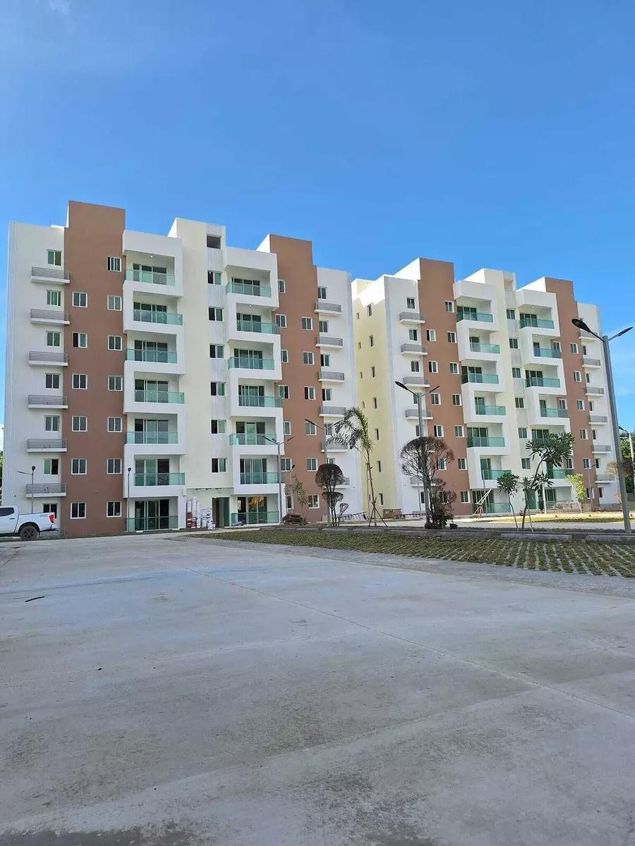Apartamentos Nuevos con 3 Habitaciones, 2 Parqueos y Piscina de Venta en Licey al Medio!