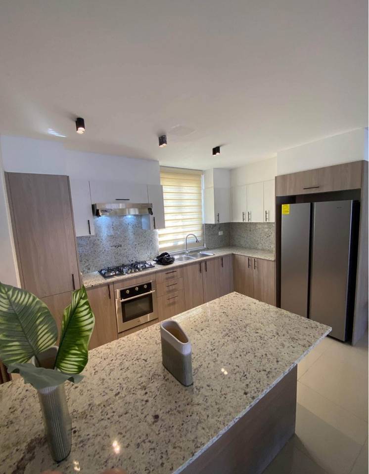 Prestigiosos Apartamentos con 3 Habitaciones y Línea Blanca Incluida de Venta en la Av. Hispanoamericana!