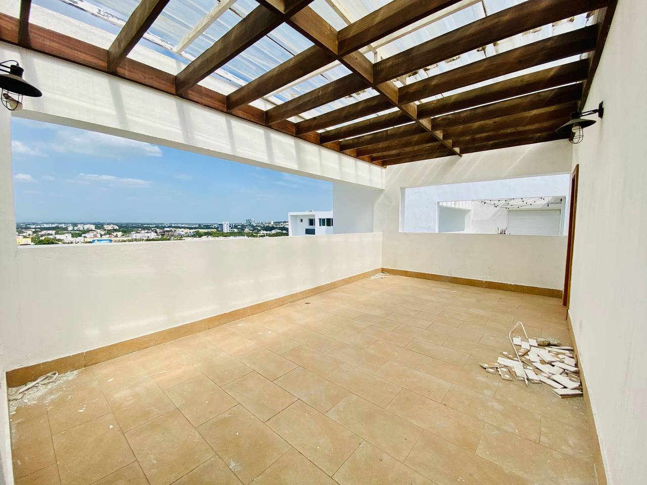 Penthouse de 4 Habitaciones con Terraza Privada, Piscina y 3 Parqueos de Venta en Rincón Largo!