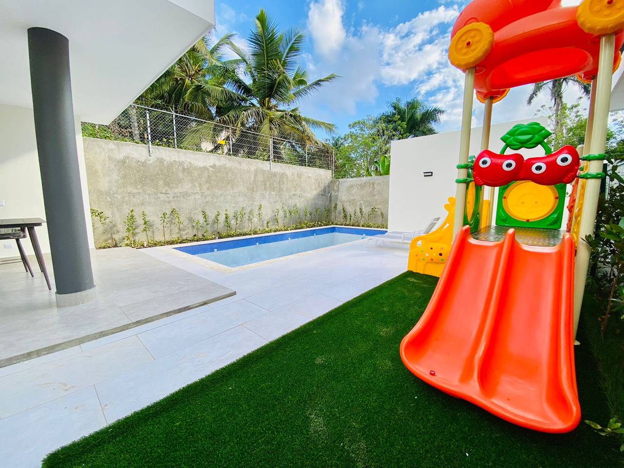Apartamentos Nuevos de 3 Habitaciones de Venta en Proyecto con Piscina  y Terraza Amueblada próximo a Los Laureles!