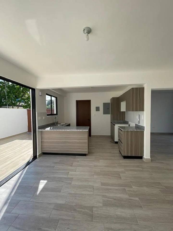 Moderno Apartamento Primer Nivel con Patio Privado de Venta en Proyecto con Piscina y Terraza Amueblada en Don Pedro!
