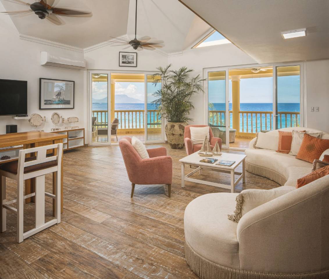 Exclusive Beachfront Penthouse with Private Jacuzzi and a Breathtaking Ocean View for Sale in Sosua!