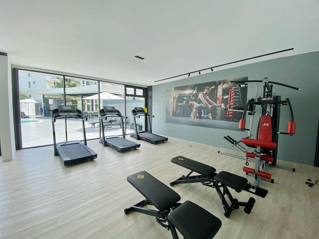 Amplios Apartamentos de Lujo con 3 Habitaciones, Piscina, Gimnasio y Línea Blanca Disponibles para Alquiler en Cerro Hermoso!