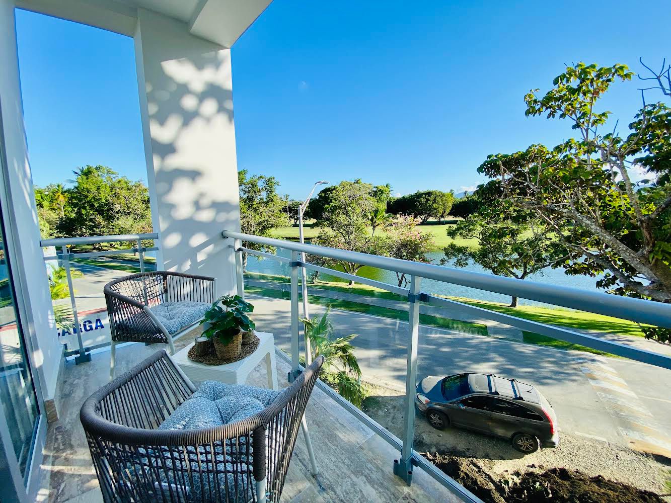 Nuevos Apartamentos de 2 Habitaciones de Venta en Torre frente al Campo de Golf de Playa Dorada!