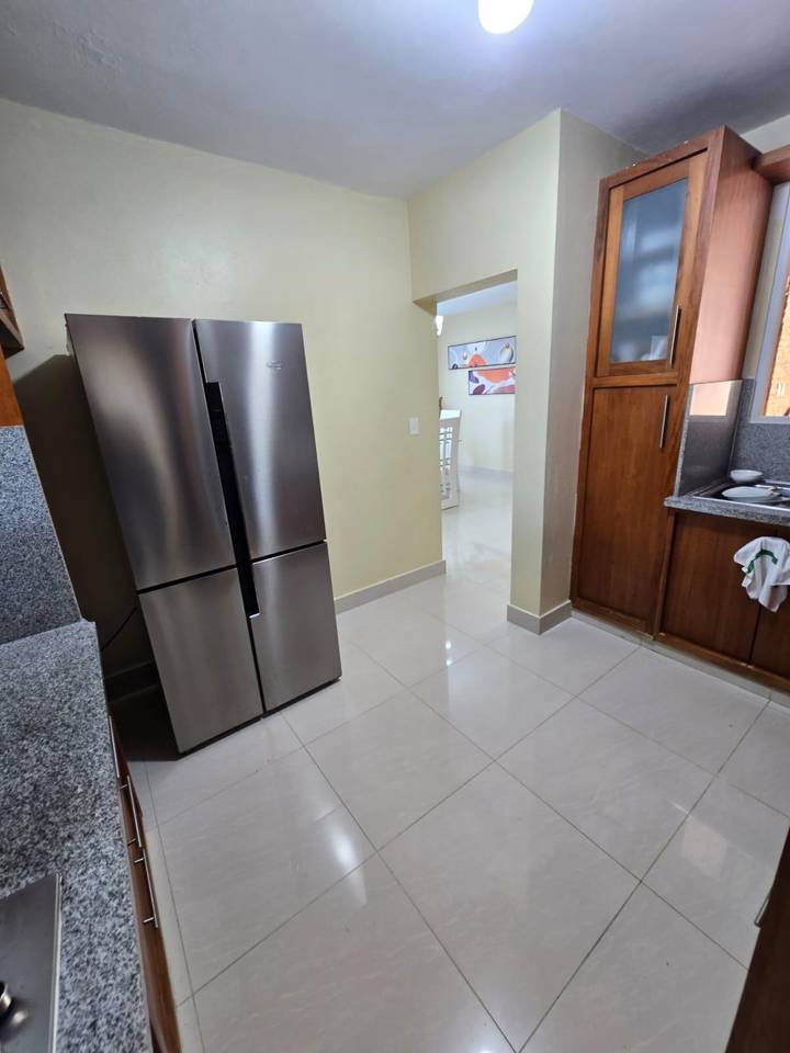 Hermosa casa en Venta con Amplios Espacios y Techos Altos. Pontezuela, Santiago