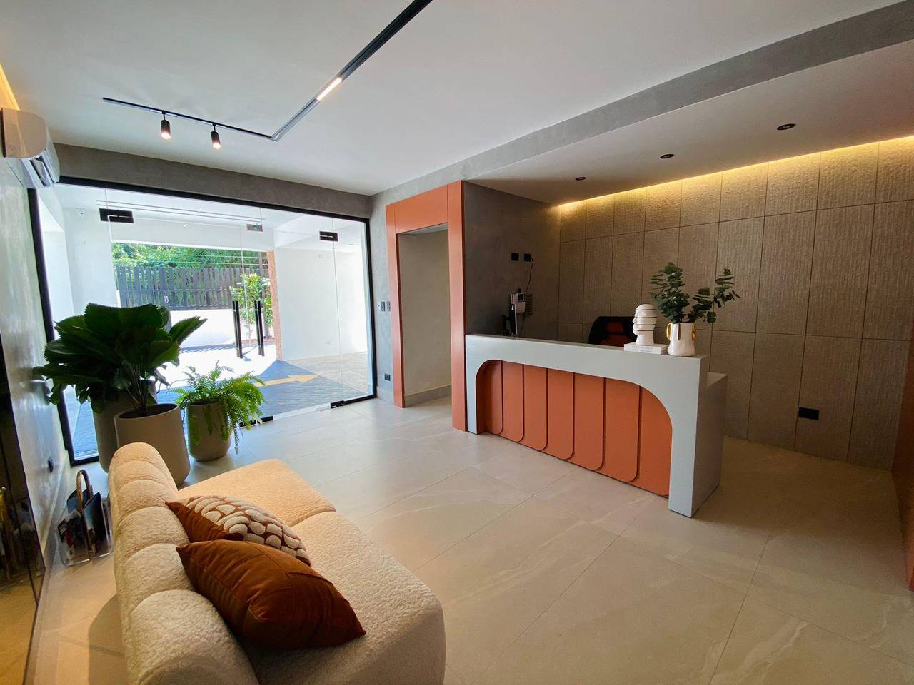 Modernos Apartamentos de 3 Habitaciones con Area Social Amueblada y Gimnasio Equipado de Venta en Los Llanos de Gurabo!