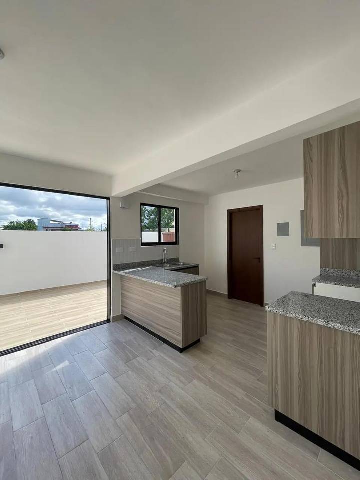 Moderno Apartamento Primer Nivel con Patio Privado de Venta en Proyecto con Piscina y Terraza Amueblada en Don Pedro!
