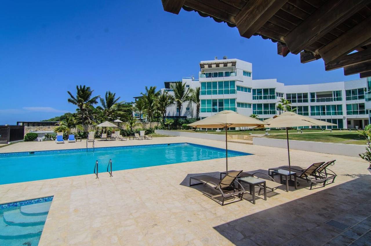 Apartamento Primer Nivel con Vista al Mar de Venta frente a Playa Semi-Privada de Sosúa!