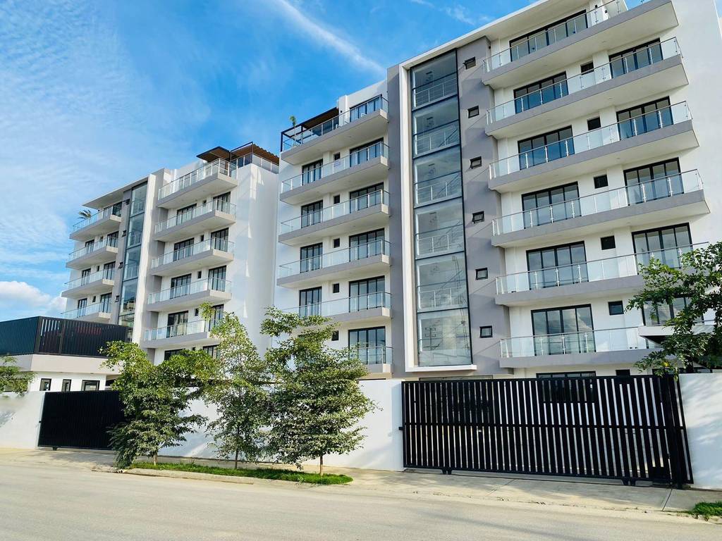 Amplios y Elegantes Apartamentos de 3 Habitaciones con Area Social Amueblada de Venta en la Urb. Thomen, Av. Hispanoamericana!