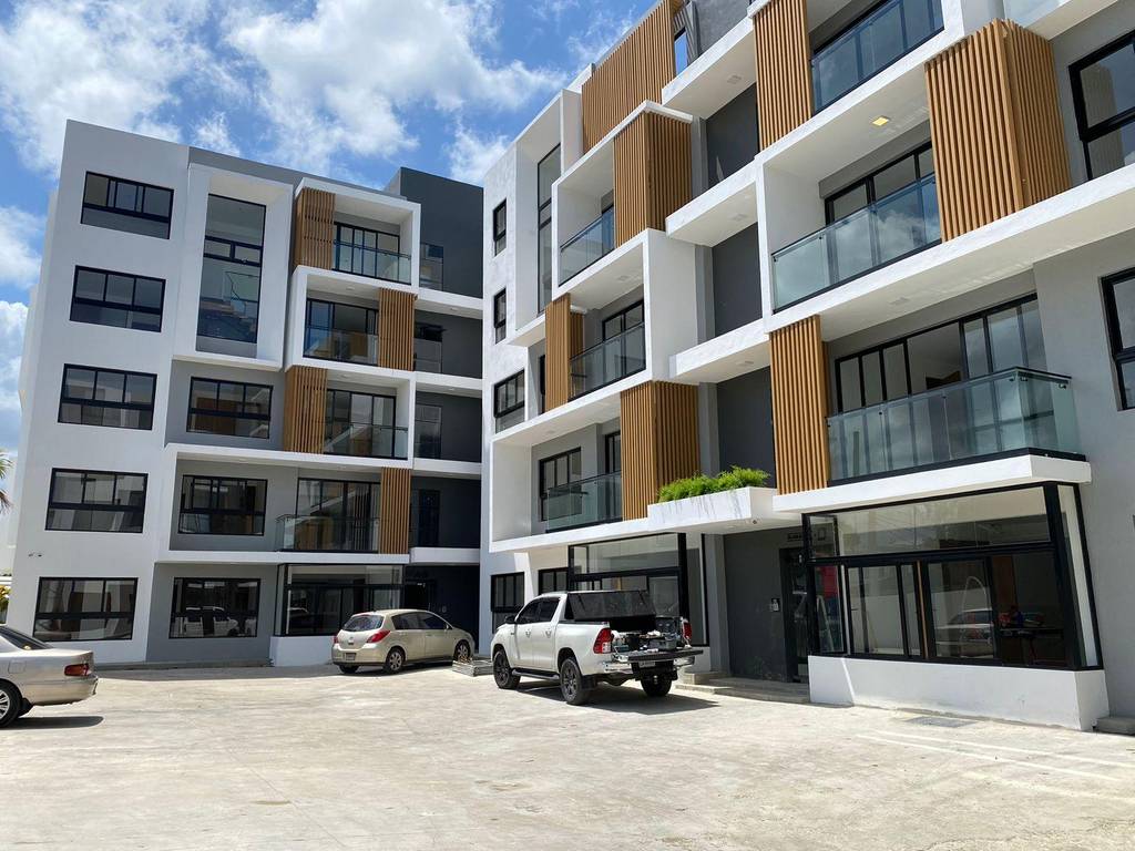 Modernos Apartamentos con 3 Habitaciones y Ascensor de Venta en el Dorado I!