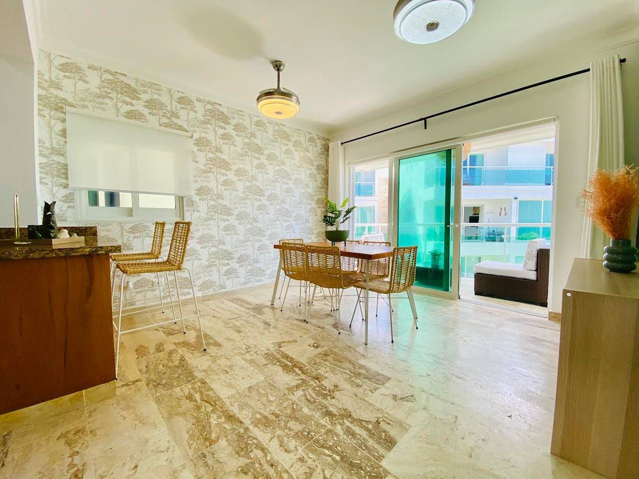 Apartamento tipo Penthouse con 2 Habitaciones y Vista al Mar de Venta frente a Playa de Sosúa!