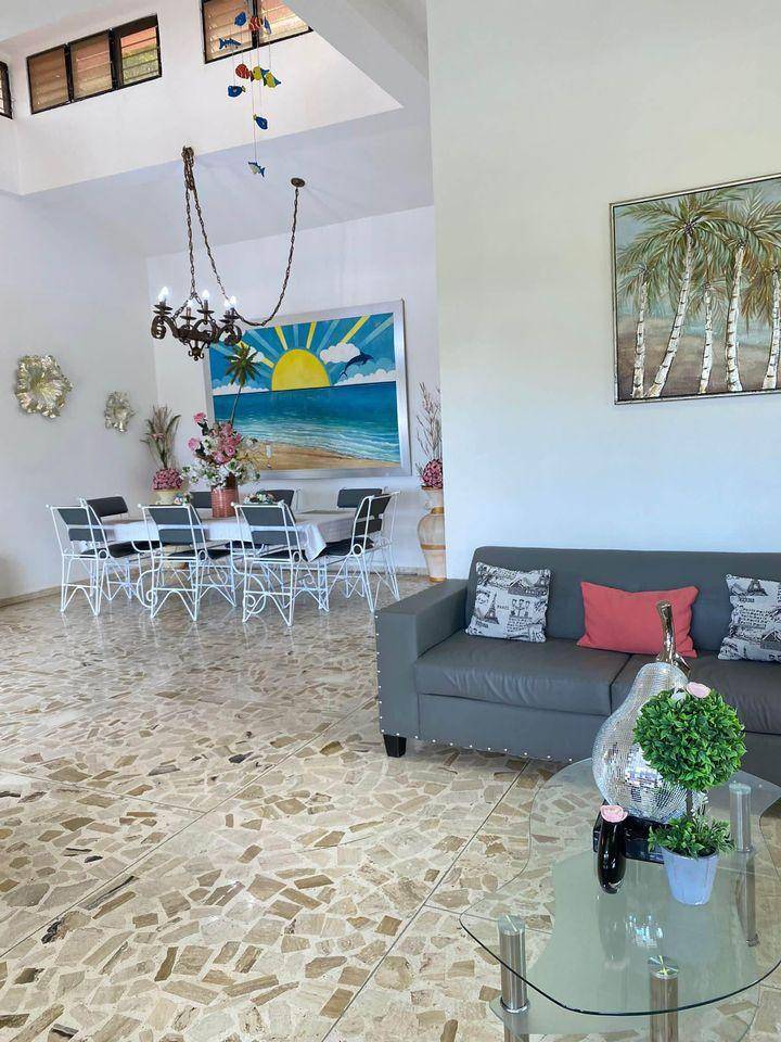Encantadora Villa de Playa en Venta, en Costambar, Puerto Plata
