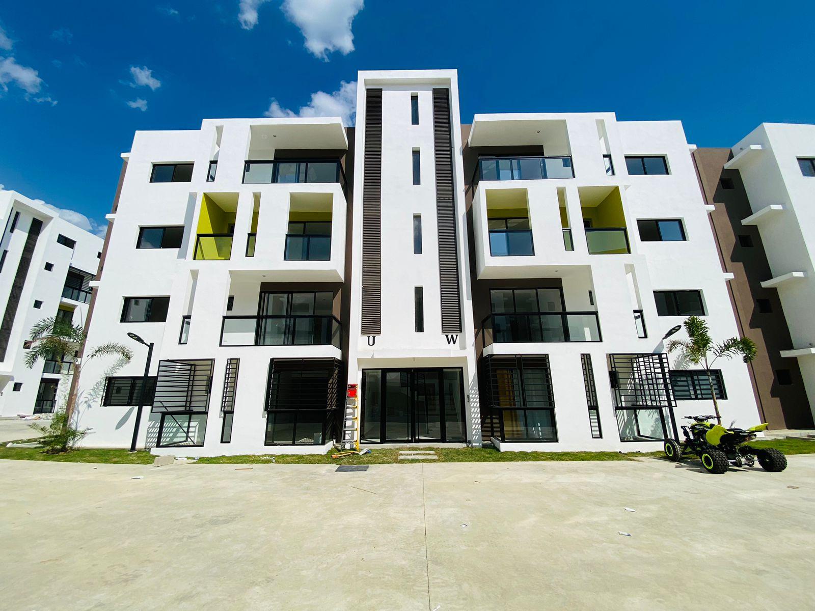 Apartamento en 3er Nivel con 3 Habitaciones, Piscina, Gazebo y Juegos Infantiles de Venta en los Llanos de Gurabo!