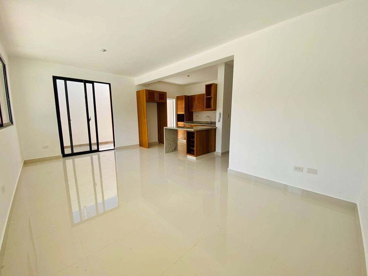 Prácticos y Funcionales Apartamentos de 3 Habitaciones de Venta en el Embrujo 3ero!