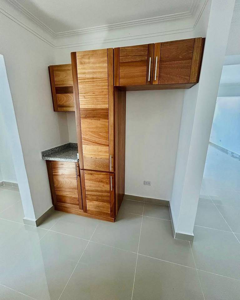 Apartamento Nuevo con 3 Habitaciones y 2 Parqueos Paralelos de Venta en la Urb. Jardines del Sur, Av. Hispanoamericana!