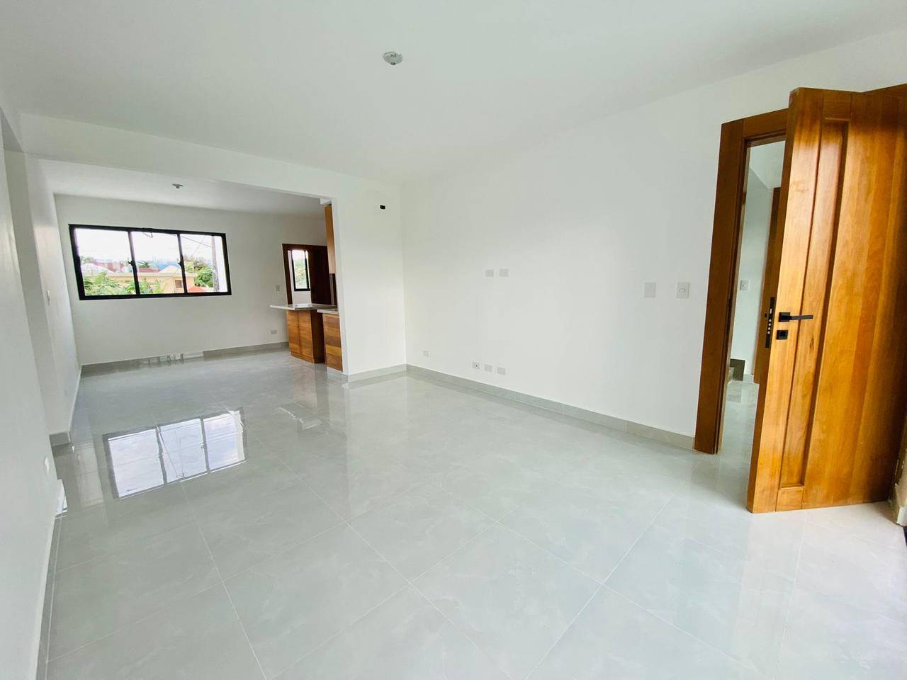 Apartamentos Nuevos con 3 Habitaciones y 2 Parqueos de Venta en la Entrada de Santiago y Próximo al HOMS!