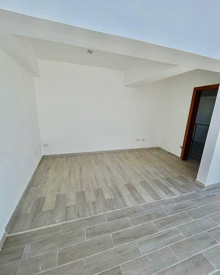 Penthouse a Estrenar con Terraza Privada, 3 Habitaciones y 2 Parqueos Techados de Venta en la Urb. Jardines del Sur, Av. Hispanoamericana!