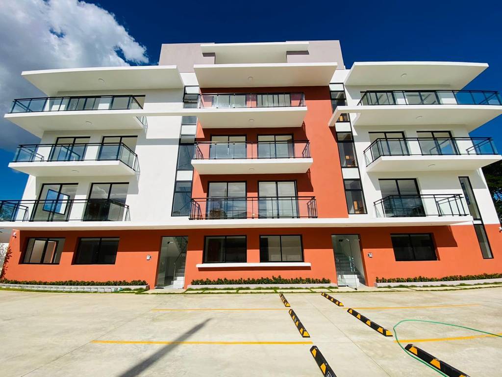 Prácticos y Funcionales Apartamentos de 3 Habitaciones de Venta en el Embrujo 3ero!