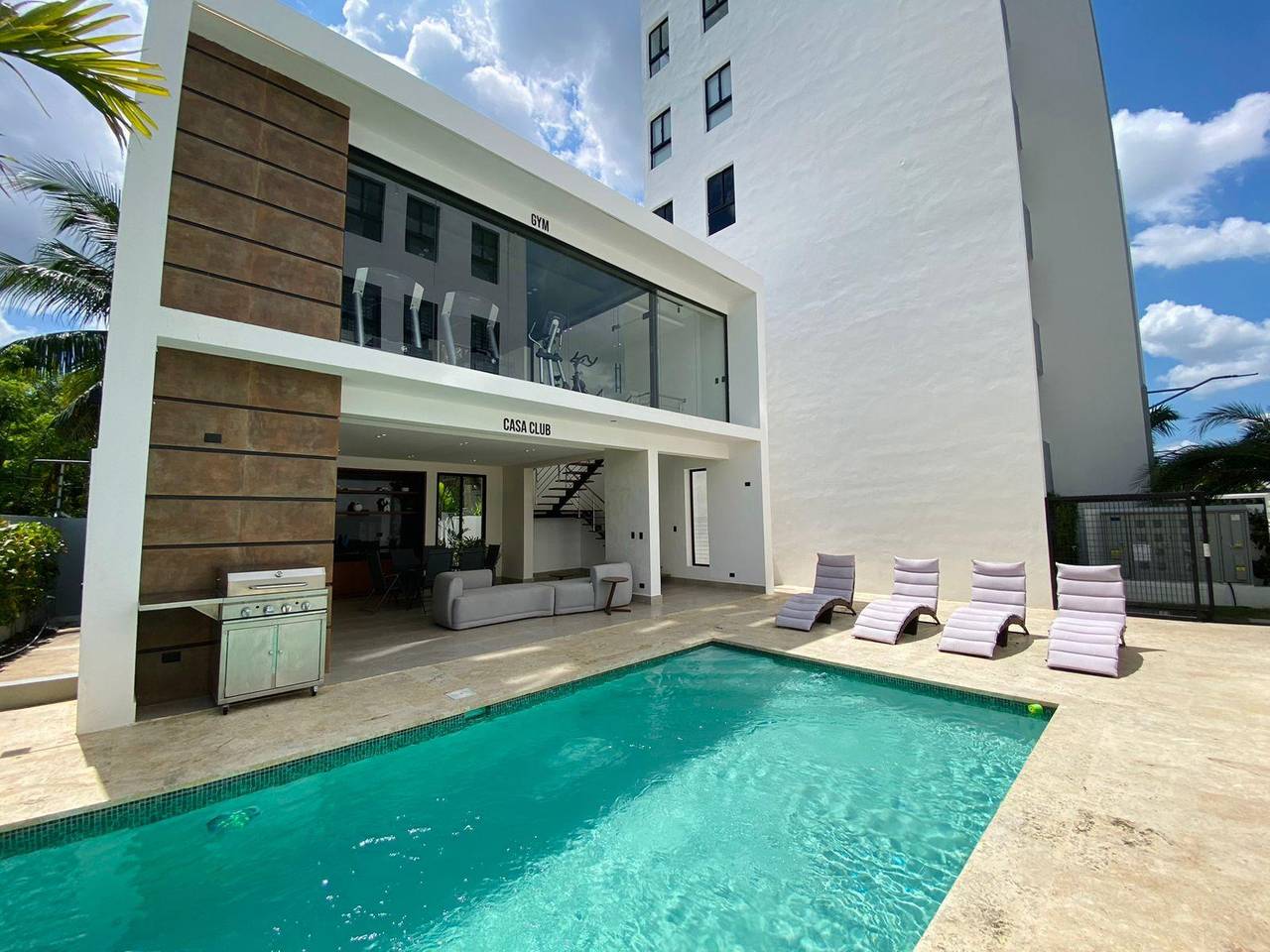 Nuevo y Moderno Penthouse de 3 Habitaciones con Terraza Privada, Gimnasio y Piscina de Venta próximo a Los Laureles!