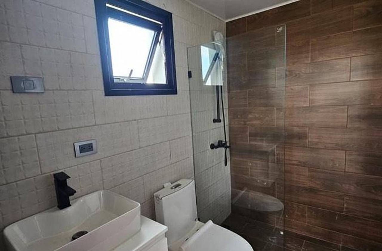 Bello Apartamento en venta en 2do nivel, Avenida Hispanoamericana, Santiago