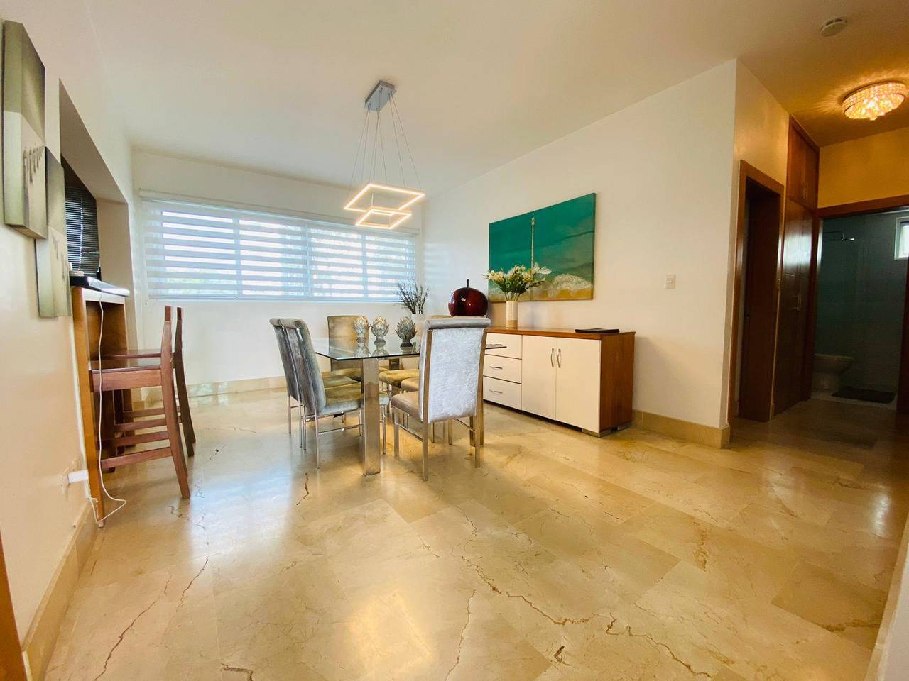 Apartamento Completamente Amueblado con 3 Habitaciones, 2 Parqueos y Piscina de Venta en Rincón Largo!