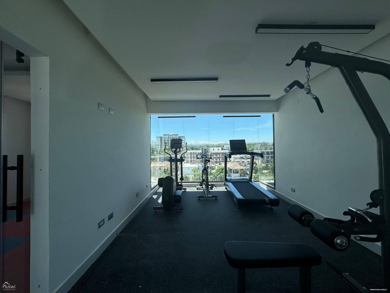 Apartamentos Nuevos de 3 Habitaciones con Rooftop, Gimnasio y Jacuzzi de Venta en la Urb. Thomen, Av. Hispanoamericana!