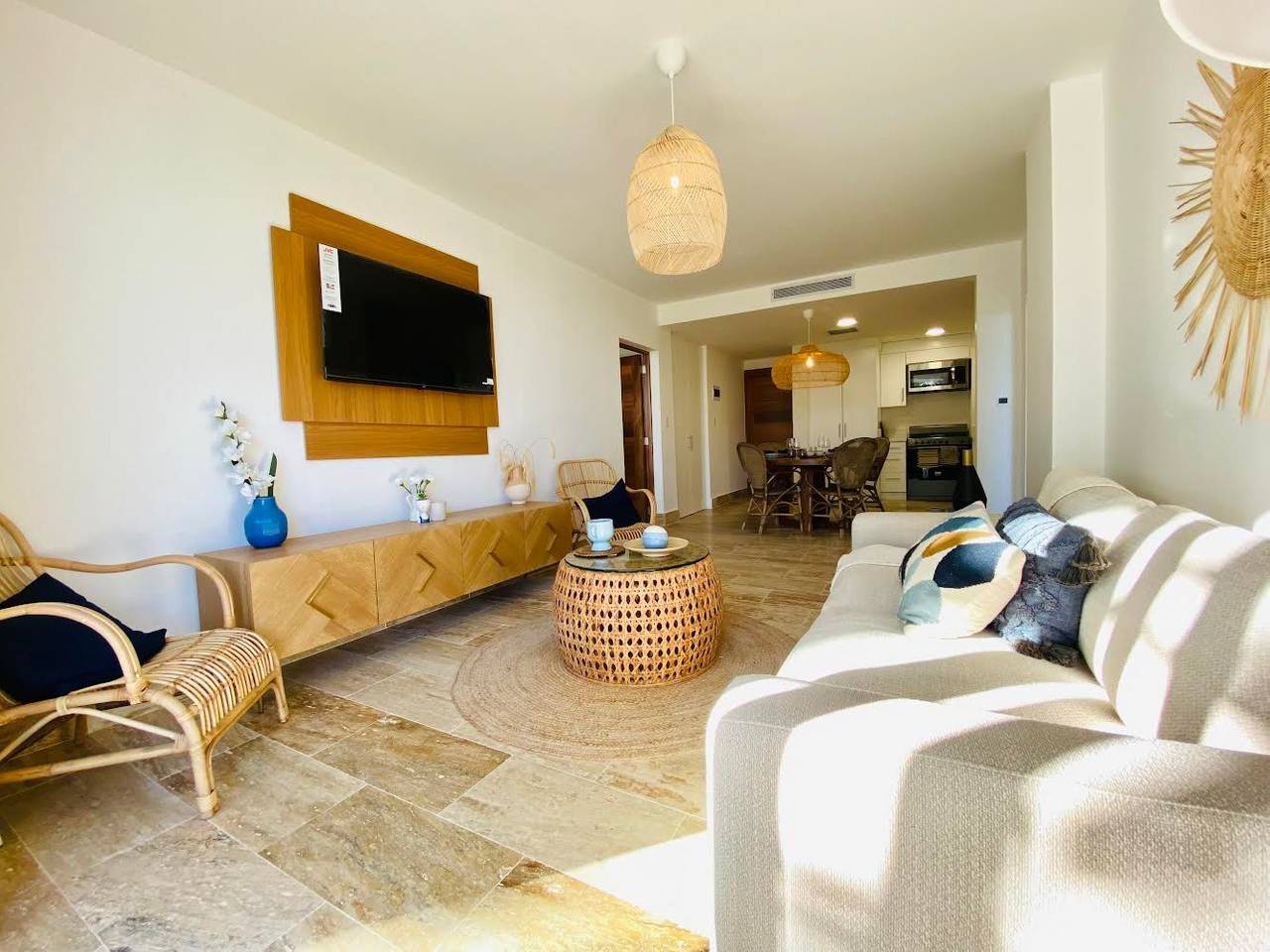 Nuevos Apartamentos de 2 Habitaciones de Venta en Torre frente al Campo de Golf de Playa Dorada!