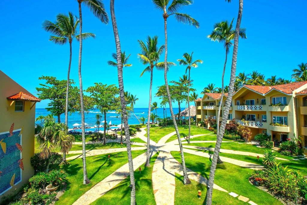 3-Bedrooms Top Floor Ocean View Condo for Sale in Cabarete Beachfront!