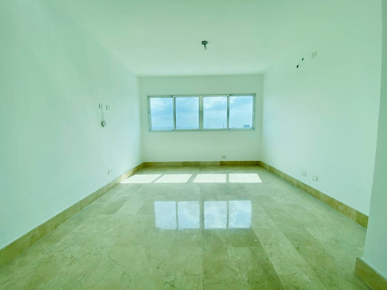 Penthouse de 4 Habitaciones con Terraza Privada, Piscina y 3 Parqueos de Venta en Rincón Largo!