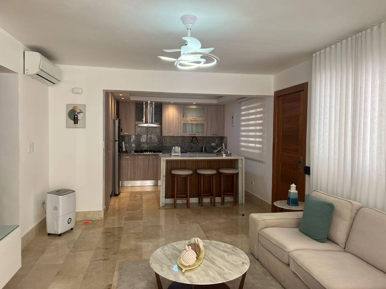 Espectacular apartamento amueblado de 2 habitaciones en Venta, Playa Dorada.