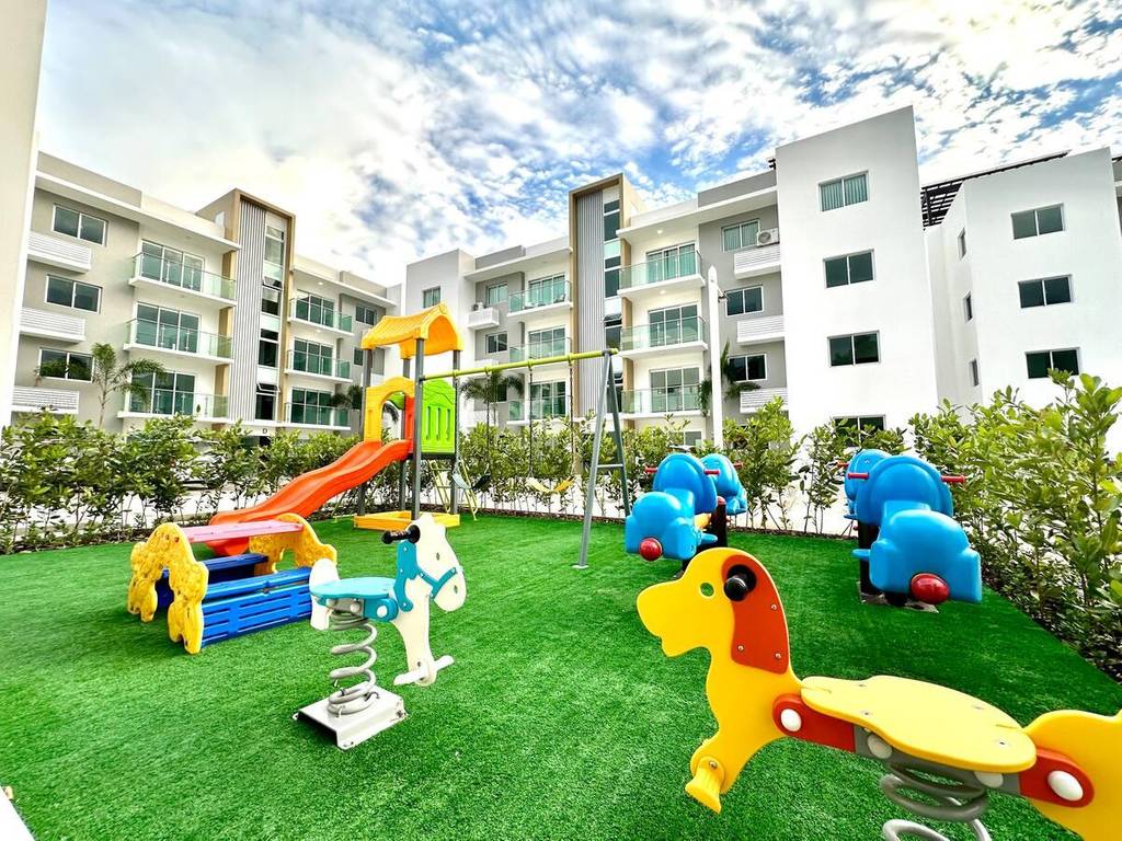 Delicados Apartamentos de 3 Habitaciones y 2 Parqueos de Venta en Proyecto con Piscina y Terraza próximo a Los Laureles!