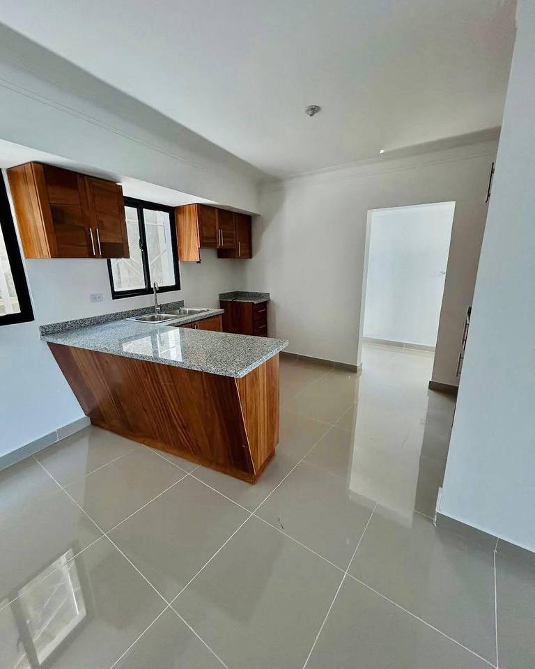 Apartamento Nuevo con 3 Habitaciones y 2 Parqueos Paralelos de Venta en la Urb. Jardines del Sur, Av. Hispanoamericana!