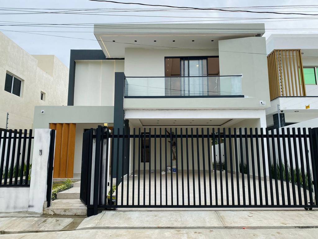 VENDIDA_Nueva y Preciosa Casa de 3 Habitaciones y Patio con Terraza de Venta en Urb. Palmas del Valle!