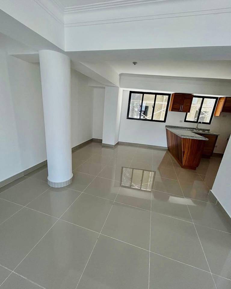 Apartamento en 2do Nivel con Terraza Privada, 3 Habitaciones y 2 Parqueos de Venta en la Urb. Jardines del Sur, Av. Hispanoamericana!