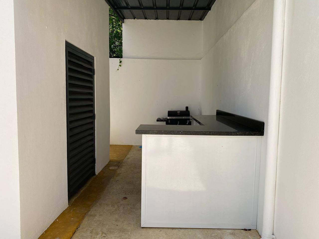 Apartamentos Nuevos y Modernos con 3 Habitaciones, 2 Parqueos y Piscina de Venta en los Llanos de Gurabo!
