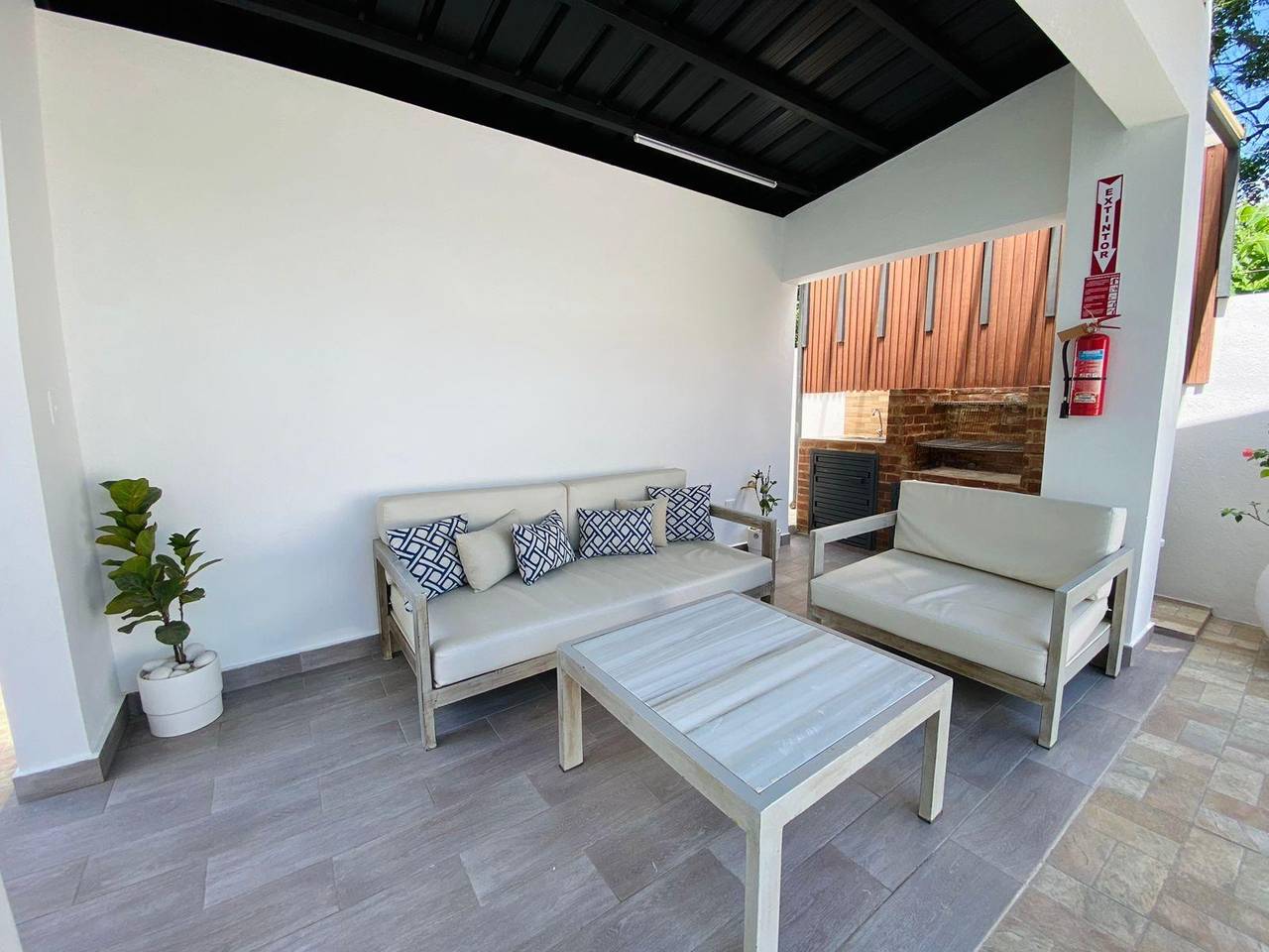 Apartamentos Nuevos con 3 Habitaciones, Piscina y Area BBQ de Venta en Pontezuela!