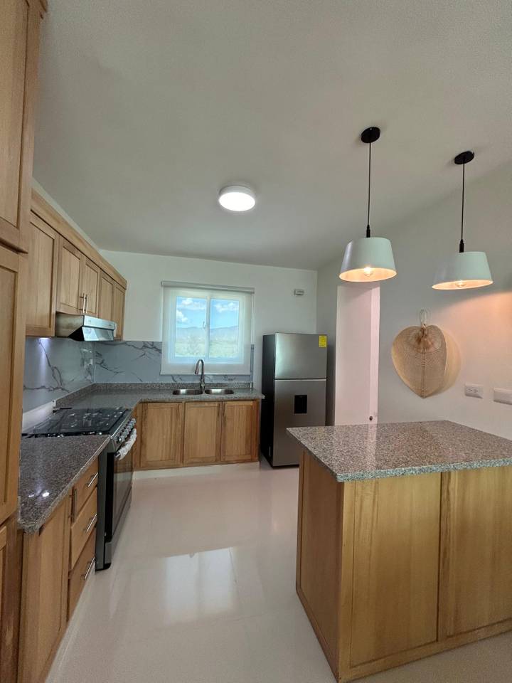 Apartamentos Nuevos con 3 Habitaciones, 2 Parqueos y Piscina de Venta en Licey al Medio!