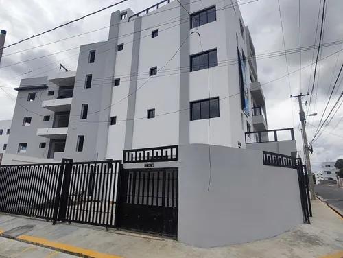 Apartamento Primer Nivel con Patio, 2 Habitaciones y 2 Parqueos de Venta en la Urb. Jardines del Sur, Av. Hispanoamericana!