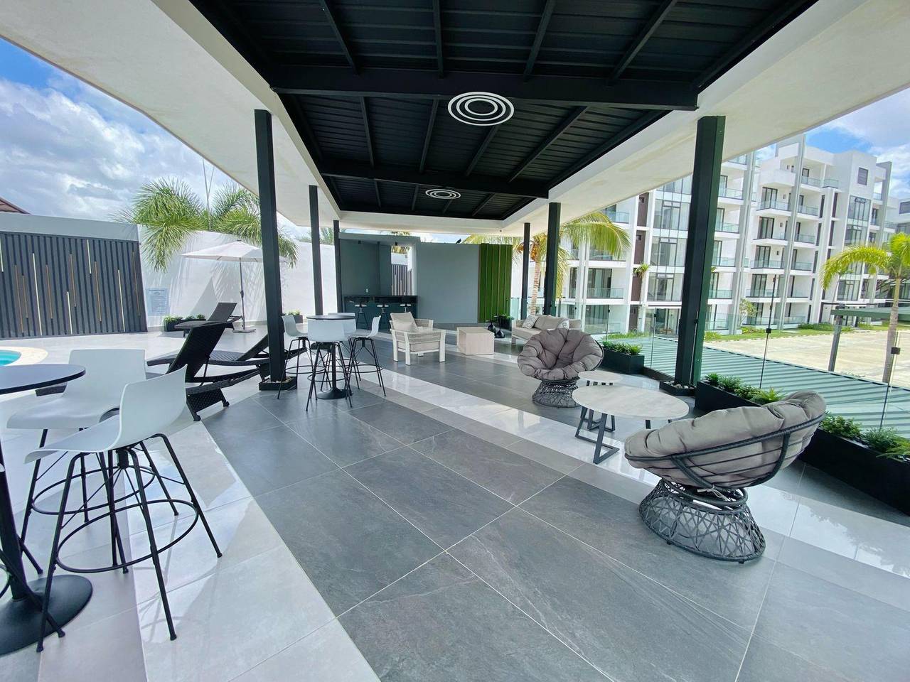 Amplios Apartamentos de Lujo con 3 Habitaciones, Piscina y Gimnasio de Venta en Cerro Hermoso!